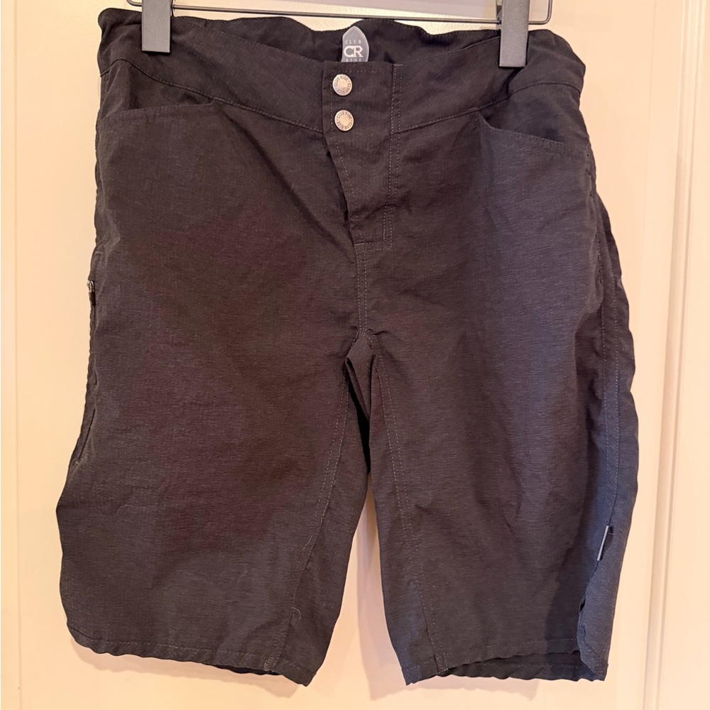 Women’s Club Ride Mountain Bike Shorts size Medium Gray EUC